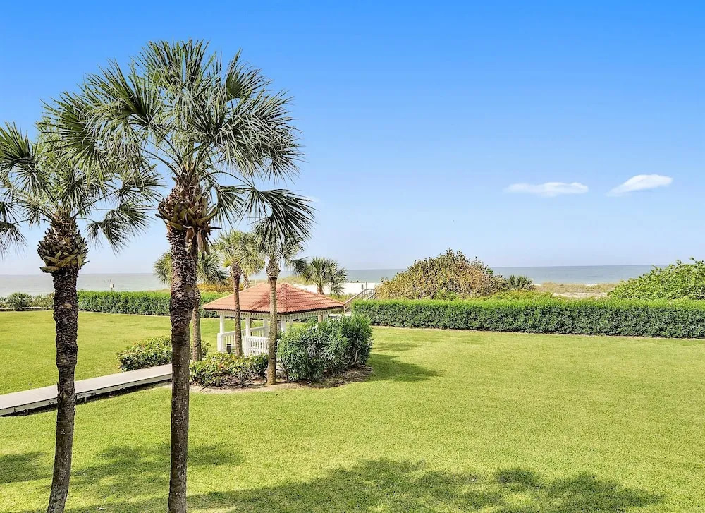 Land's End 202 Building 7 Beachfront Condo / Awesome Views!