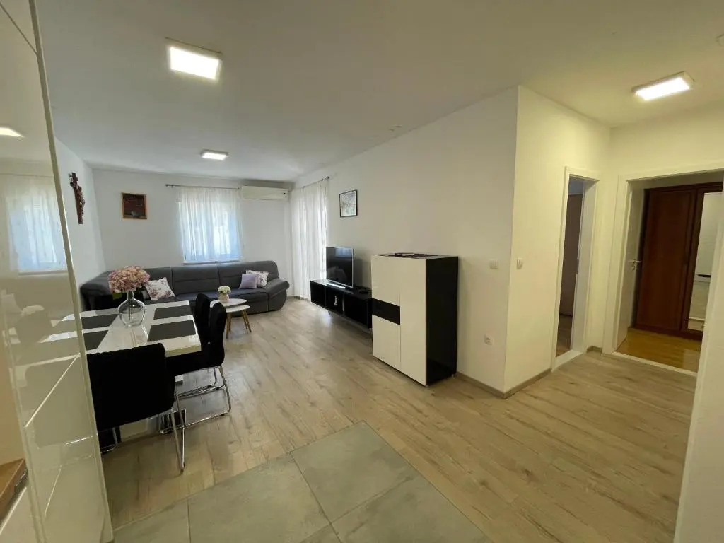 The Big Terrace Apartment