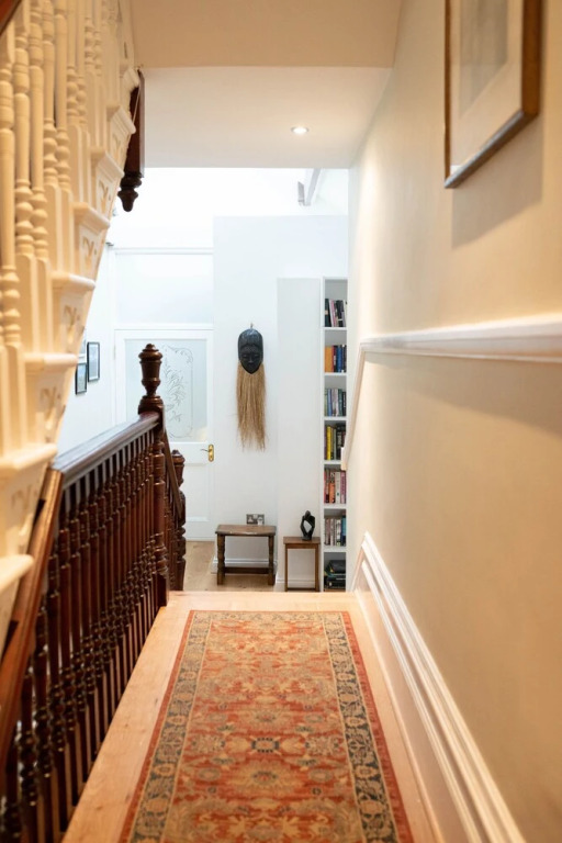 The Loft 2BR Duplex, Central & Parking