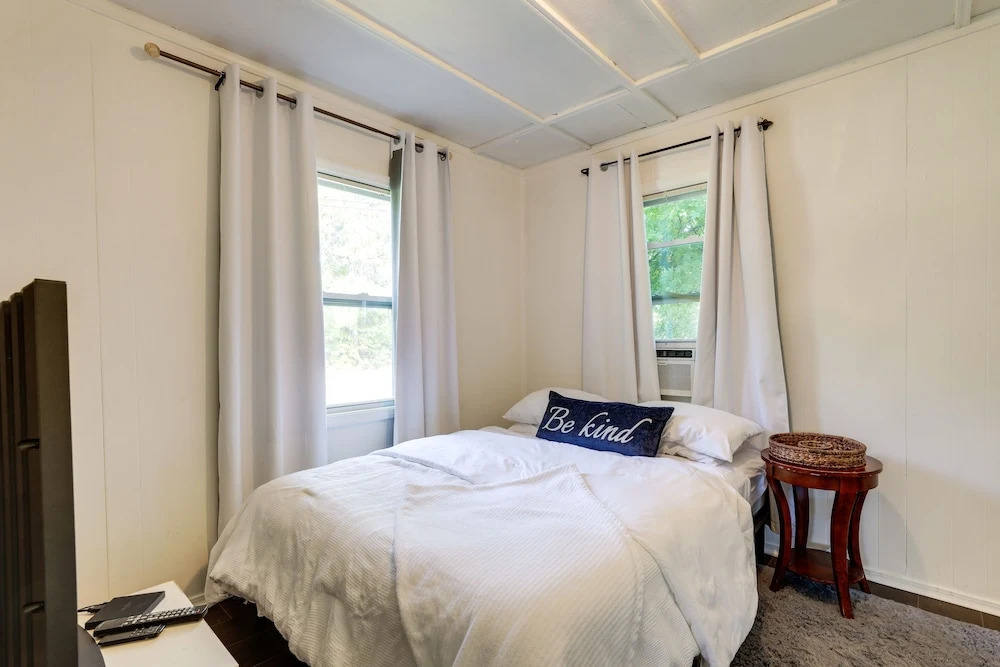 Historic Lawrenceville Home: 32 Mi to Atlanta!