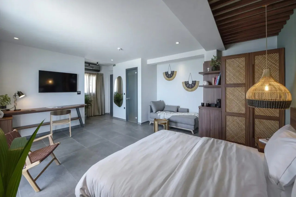 Amyntas Seafront Hotel