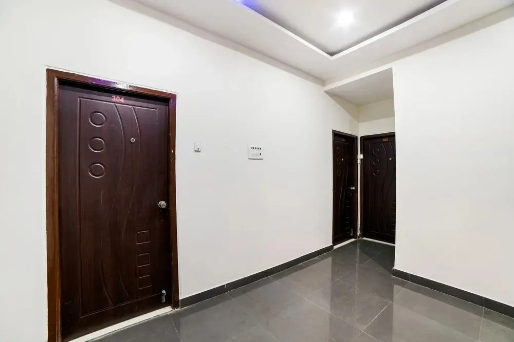 Lucky Hotels by OYO Rooms