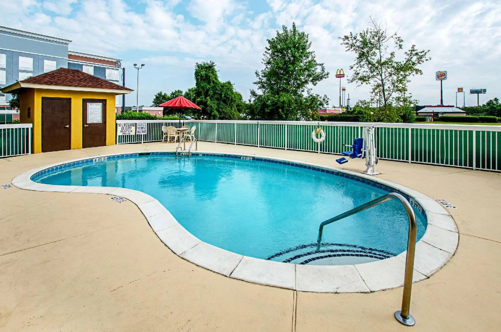 Comfort Inn & Suites Santee I-95