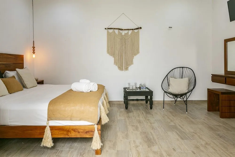Standard Rooms by GuruHotel