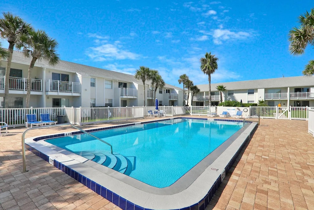 Colony Beach Club