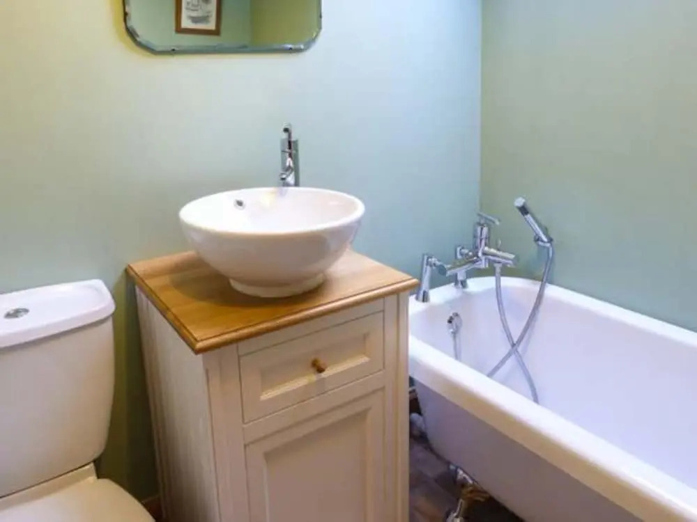 Crinan Canal Cottage No8, Kilmartin