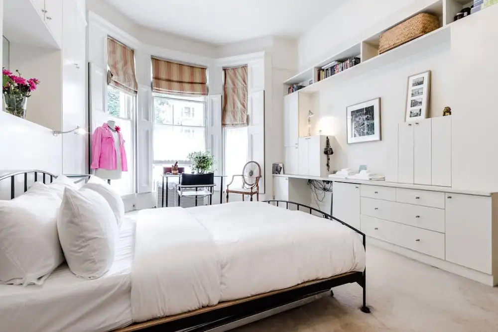 Entire Home: Chic & Cheery 1bed in Shepherd'S Bush