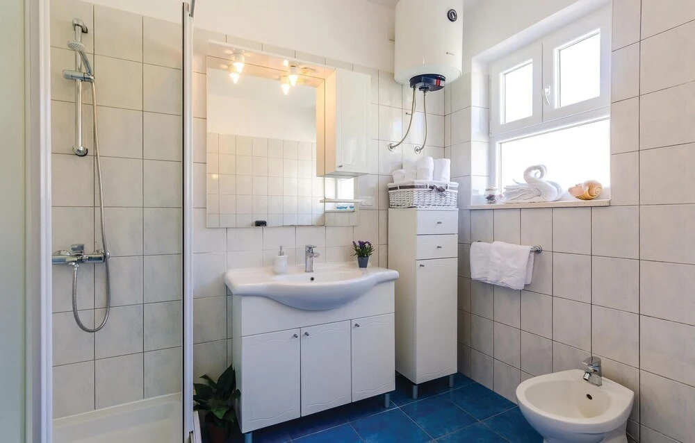 Beautiful Home in Zaton Mali With Wifi and 3 Bedrooms