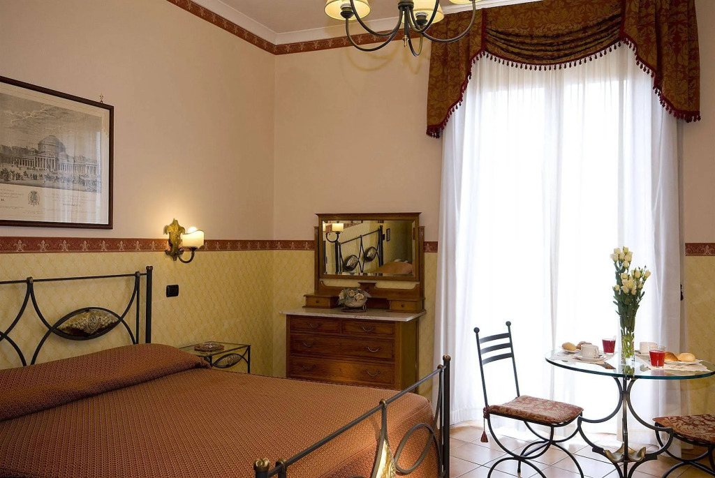 Pinto-Storey Hotel