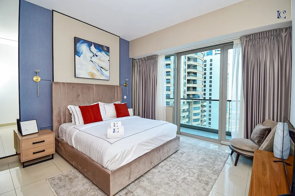 Stunning Sea View 2Bed near Tram Stn