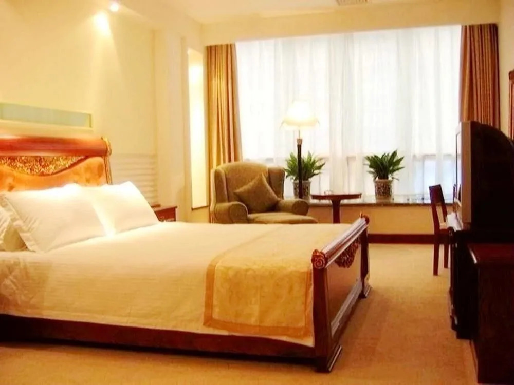Phoenix Tree Hotel