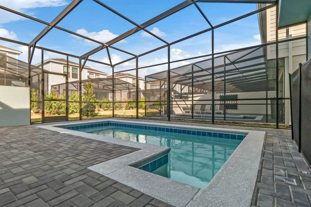 5 Bd 45 Ba Windsor At Westside 8928 Sa