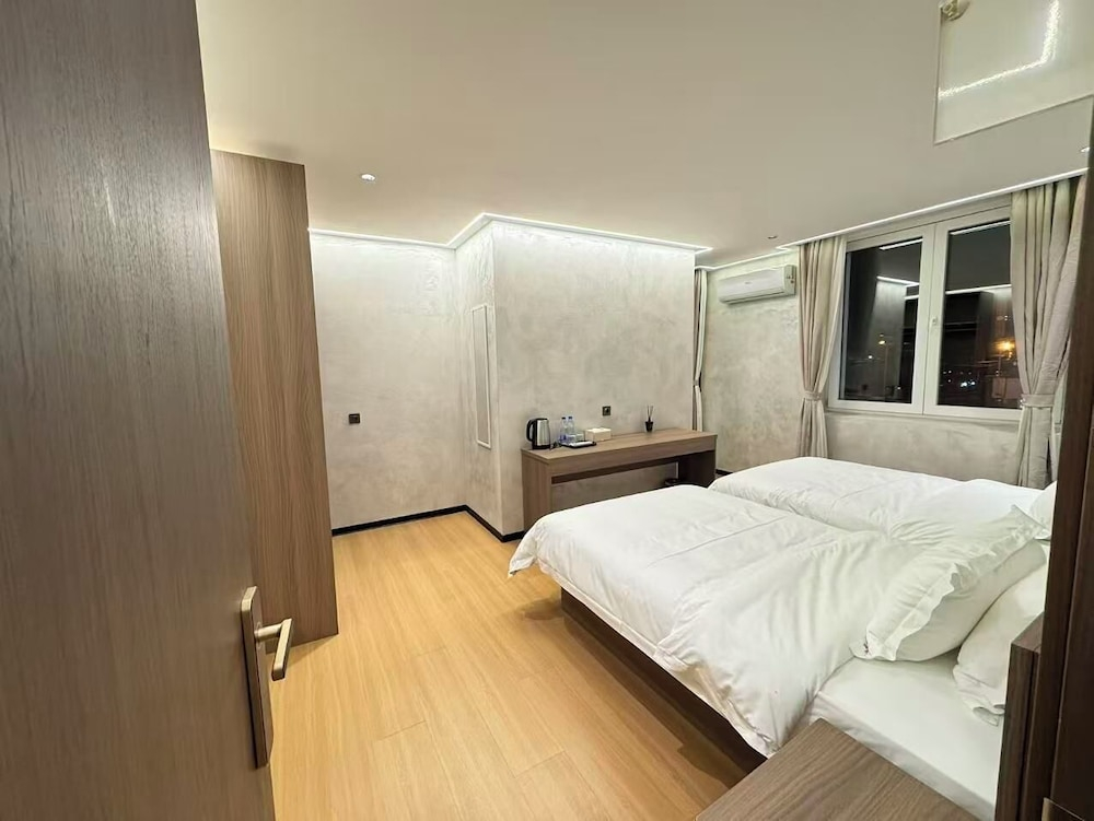Sky Vista Hotel