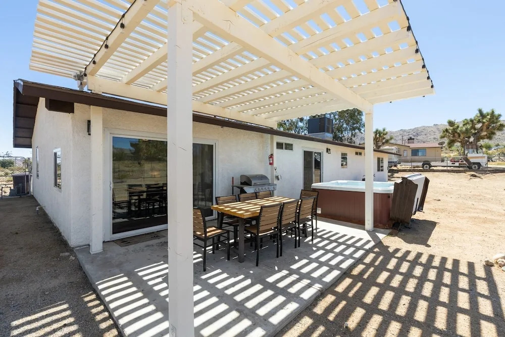 Horseshoe House - Hot Tub, Bbq And Fire Pit! 4 Bedroom Home by RedAwning