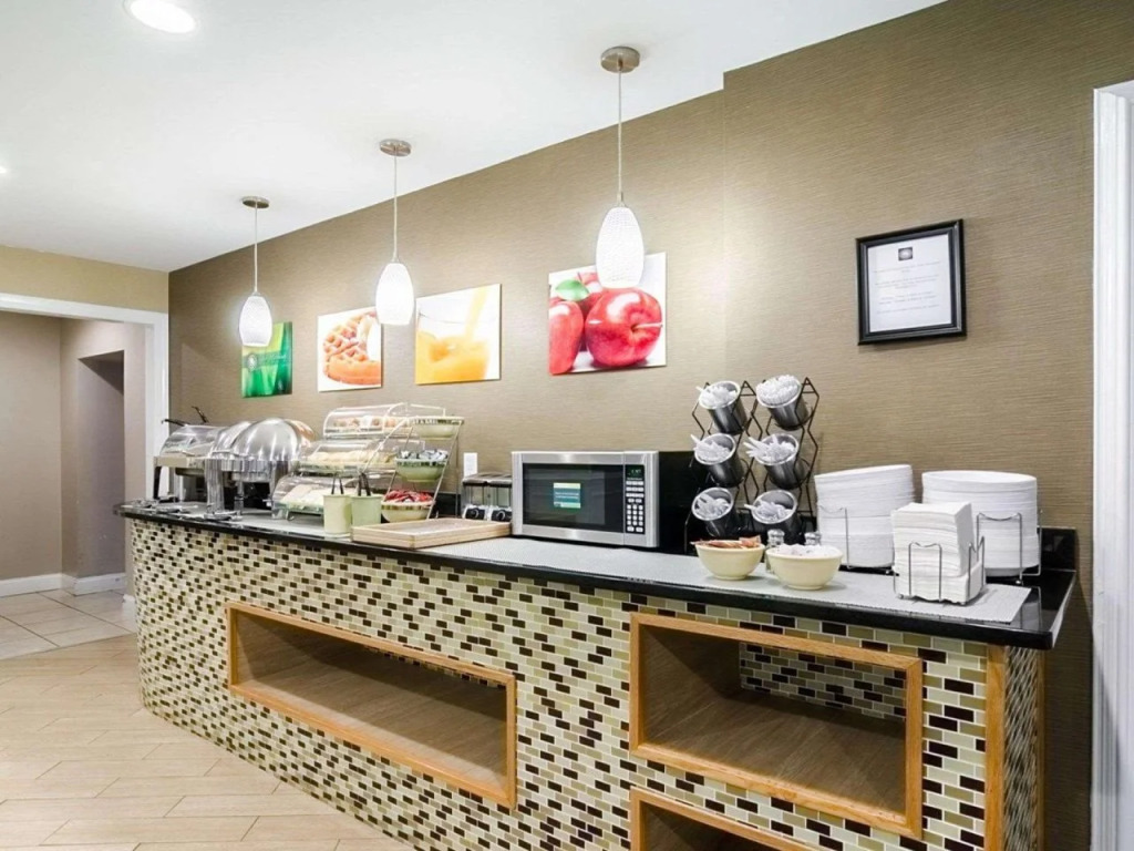 Rodeway Inn & Suites Williamsburg Central