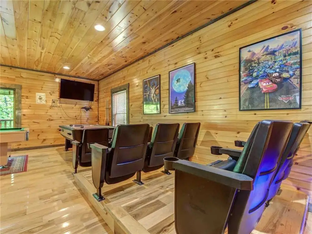 Celebration Lodge 4 Bedroom Home with Hot Tub