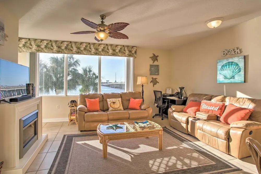 Private Balcony & Pool Access: Bayfront Retreat