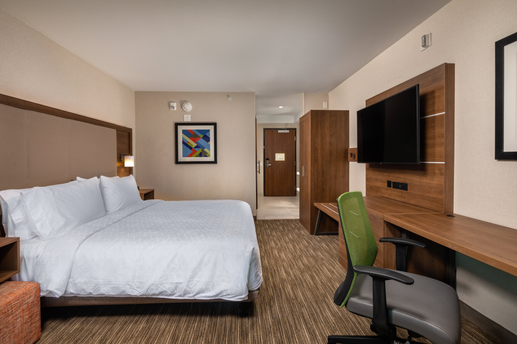 Holiday Inn Express & Suites Chatsworth by IHG