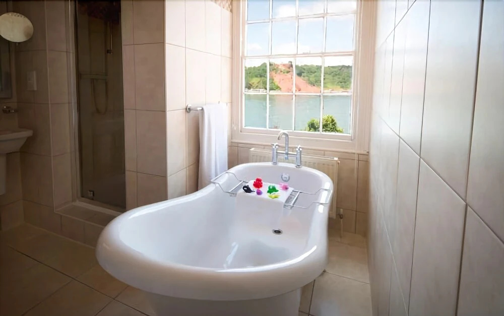 Cary Arms & Spa
