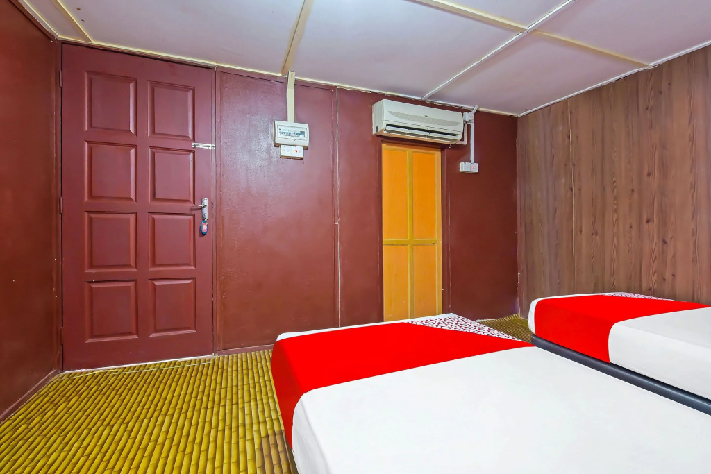 OYO 90675 Holiday View Inn