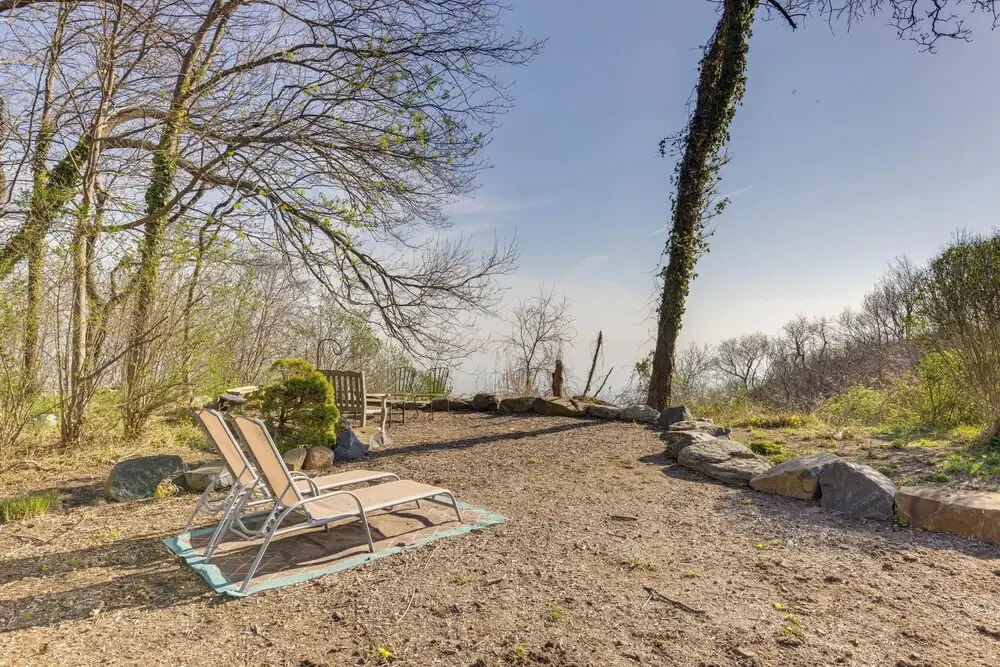 Amazing Rocky Point Retreat Overlooking the Sound!