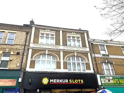 Cosy Flat in London II