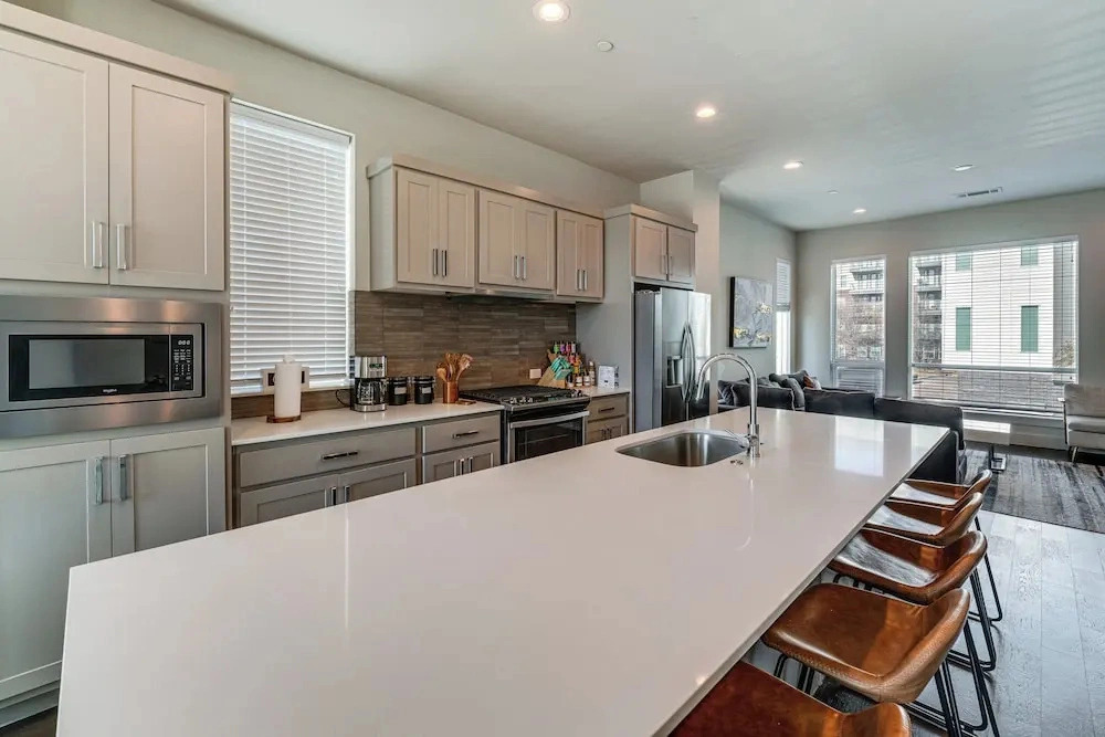 Work & Play! Gem w/ Fire Pit, 3 Mi to Dtwn Dallas