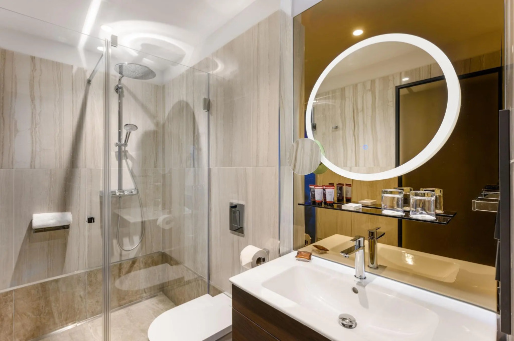Emerald Hotel by Continental Group