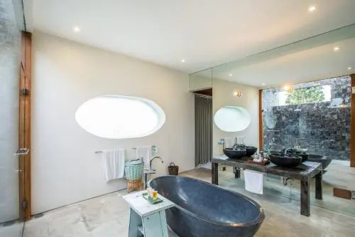 Eko Villa Seminyak - Tropical Villa, Walk to Beach