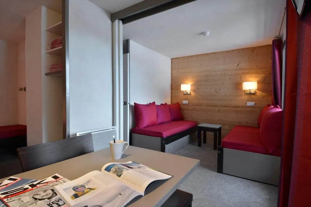 Residence Saintjacques Refurnished Divisible Studio for 4 People of 28 mÂ² on the Slopes Rs220
