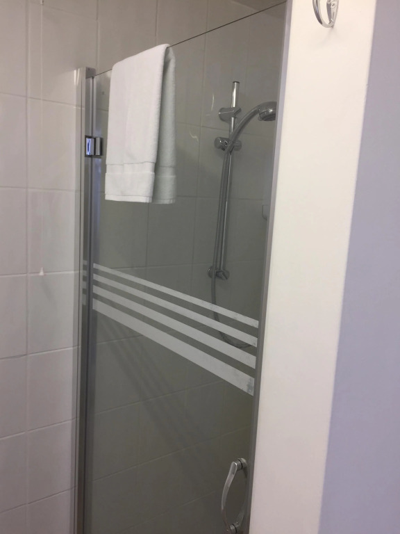 Basingstoke En Suite Room in Garden Annex