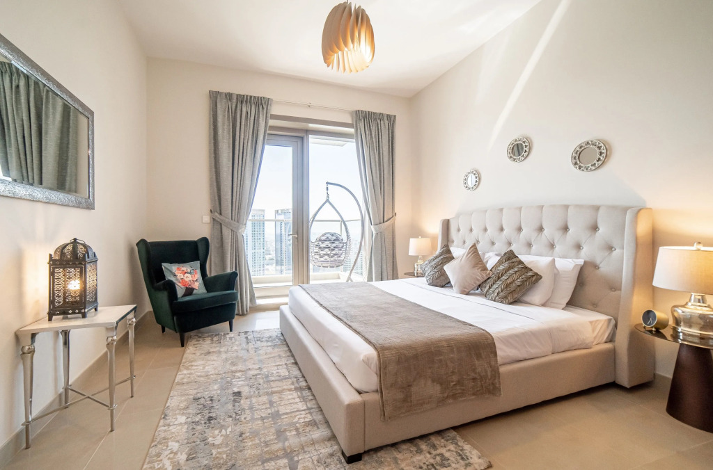 Amazing 1BR apartment with waterfront views!