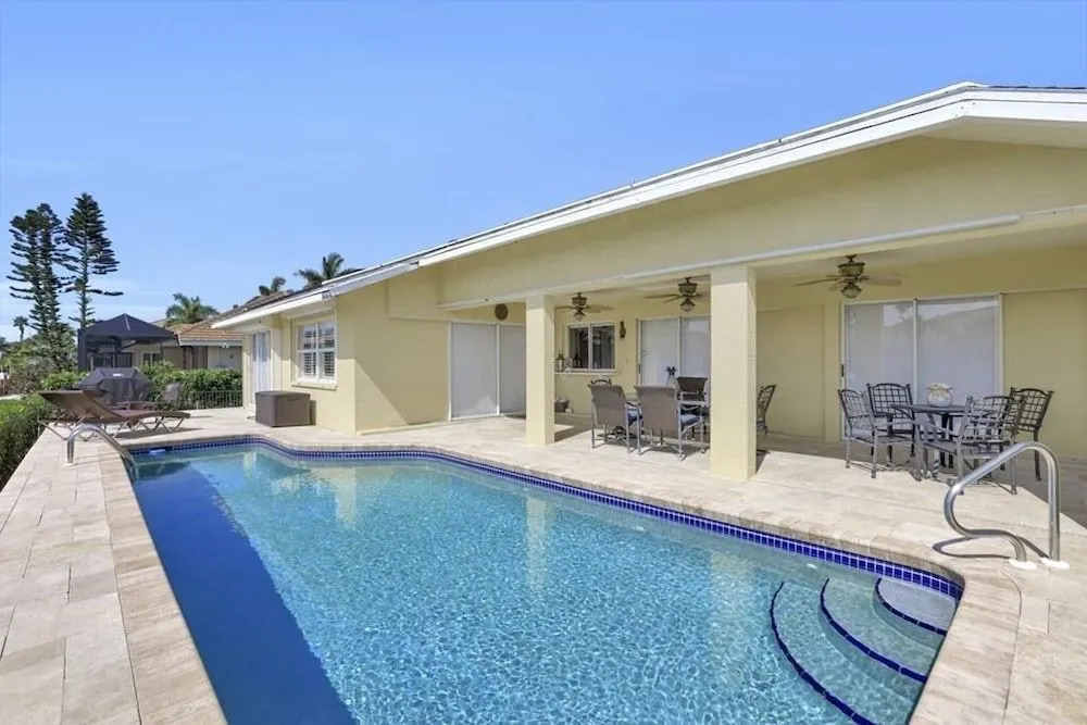Plantation Home #12955 3 Bedrooms 2 Bathrooms Home