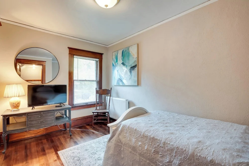 Spacious Home in Ramsay: 9 Smart TVs + Pool Table!