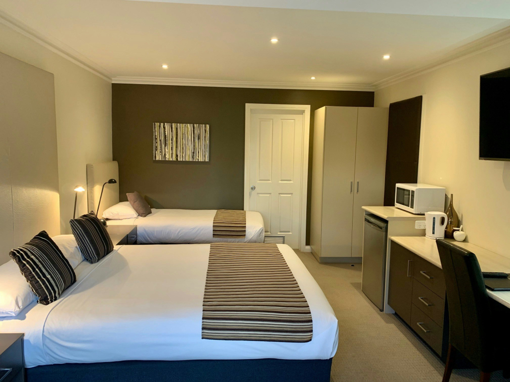 Sovereign Park Motor Inn