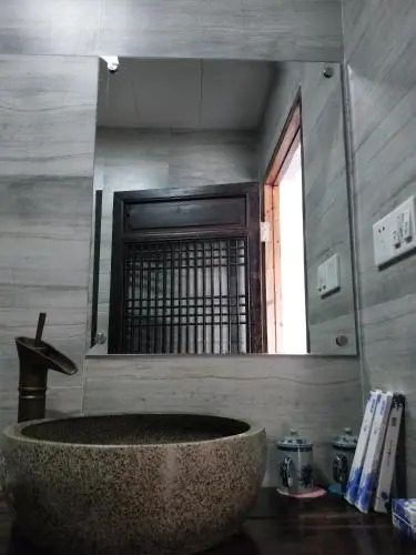 Deqing Qianxi Nianba Youth Hostel