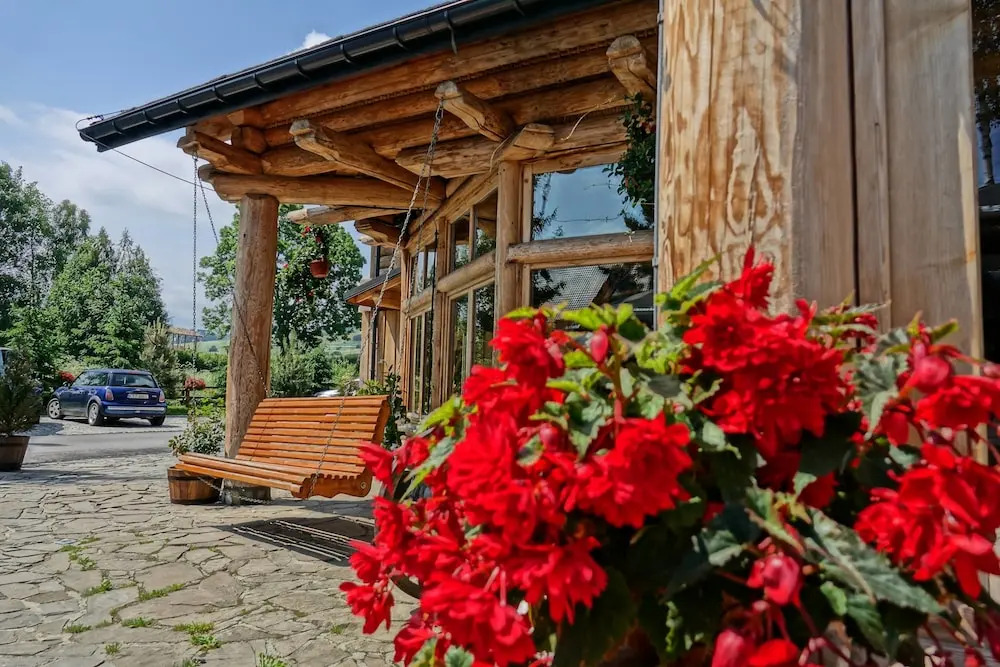 ZAJAZD BIAŁCZAŃSKI Dom Wypoczynkowy Restauracja i Klub Bilardowy