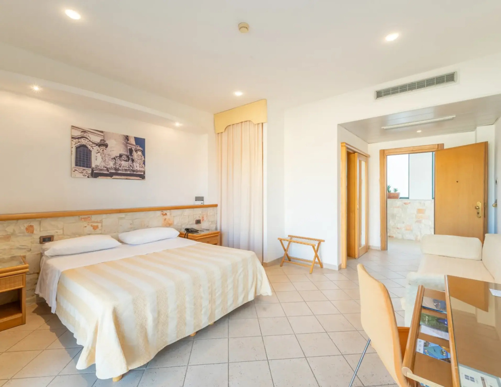 HOTIDAY Leuca Lungomare