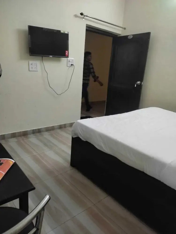 Wave Guest House