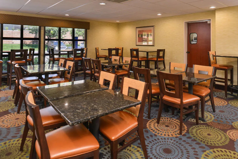 Holiday Inn Express & Suites Central Omaha by IHG