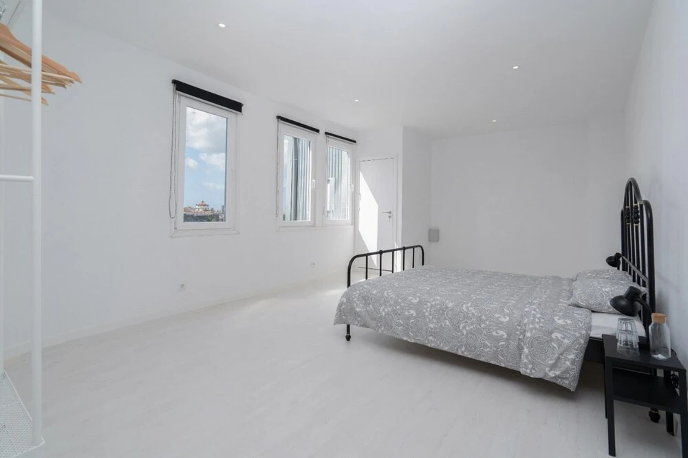 SVS IV in Oporto With 1 Bedrooms and 1 Bathrooms