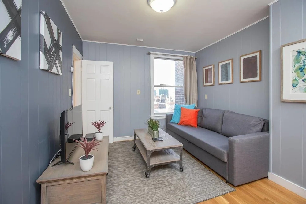 Charming 2BR in the Heart of Little Italy