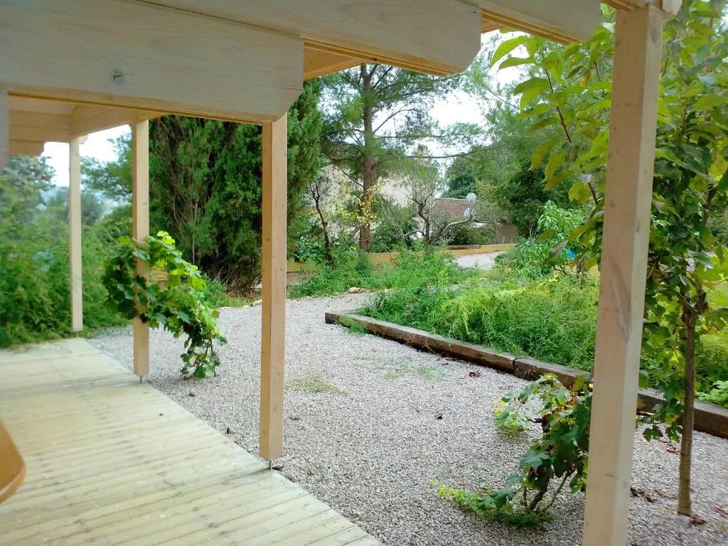Chalet With 2 Bedrooms In Poussan With Enclosed Garden