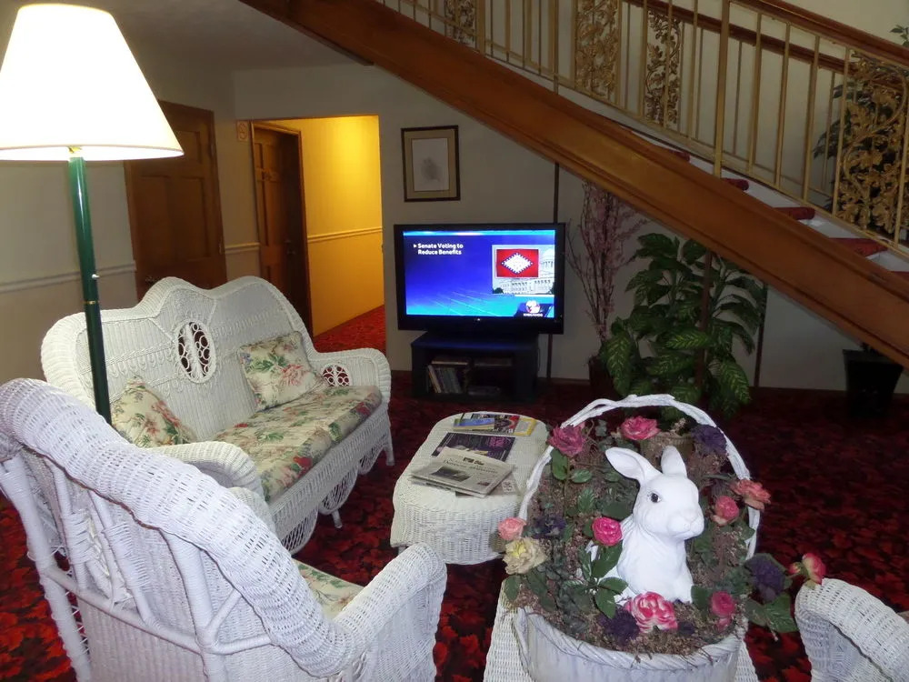 Colonial Inn