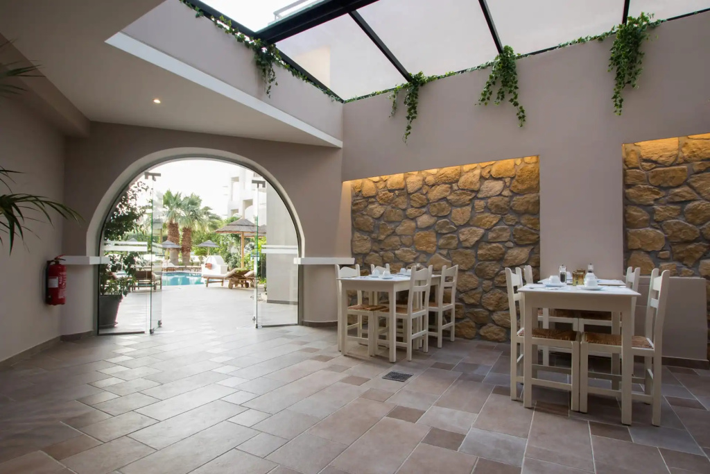 Parasol Luxury Hotel & Suites Adults Only