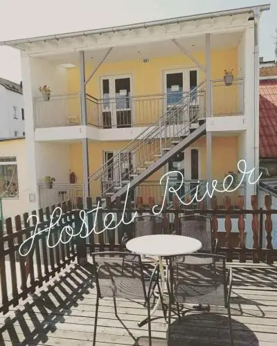 Hostel River