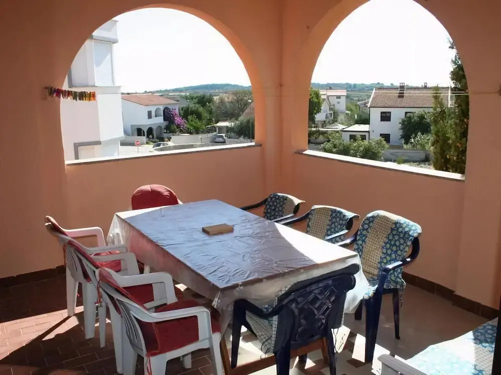 Apartment on the Second Floor