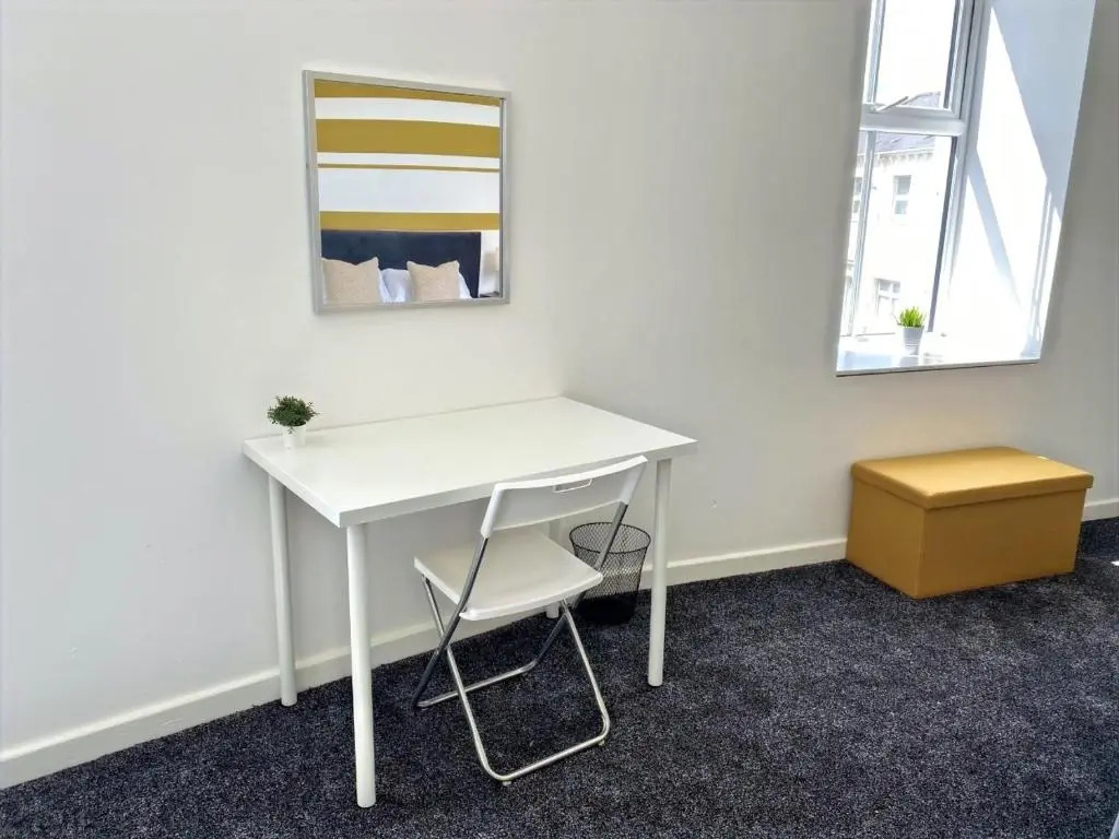The Brook - LONG STAY OFFER - Sleeps 6 - Central House by CTO Serviced Apartments