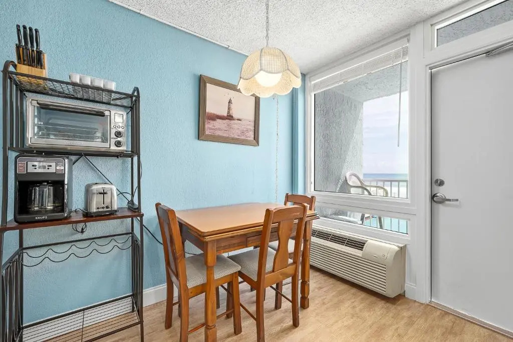 Ocean Jewel 219, 1 Bedroom, Ocean View, 2nd Floor, Pool, Sleeps 6