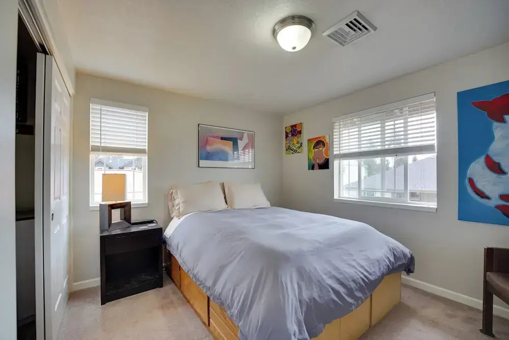 4 Mi to UO! Convenient Springfield Apt w/ Deck